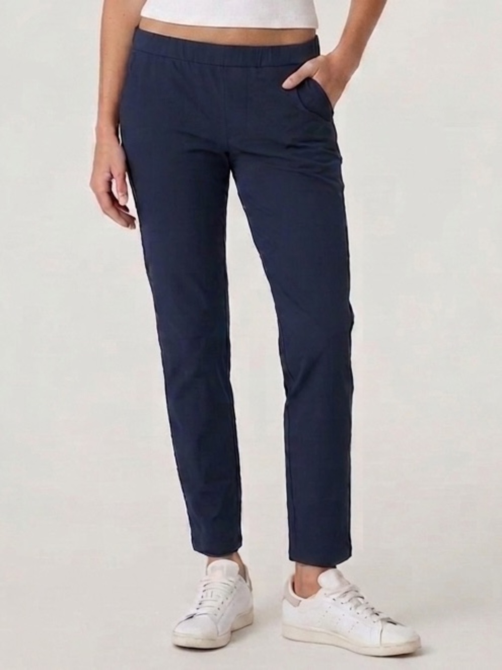 🌺 Vuori Women's Navy Blue Straight Leg Pull-On Ankle Pants Small